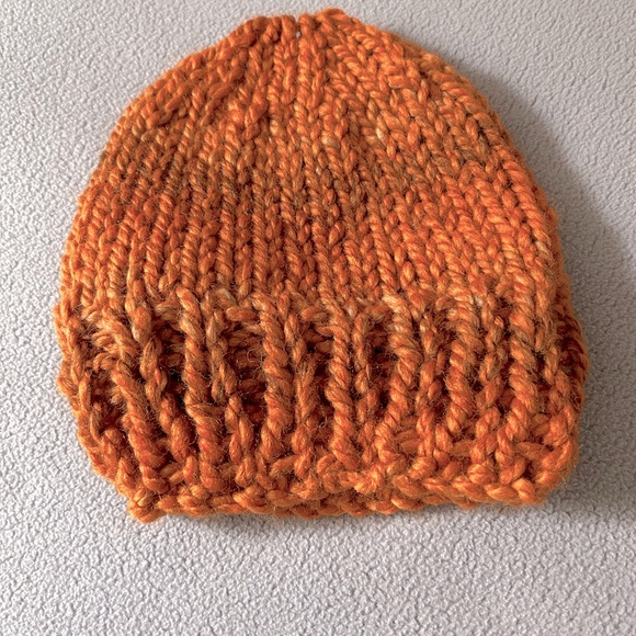 Girls Rust Beanie (NWOT) - Picture 2 of 4